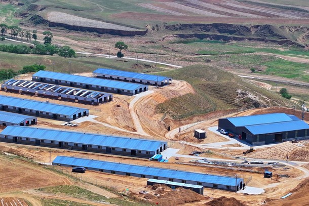 03PC蛋蛋
援建的新坊村生态羊示范养殖基地 - 副本